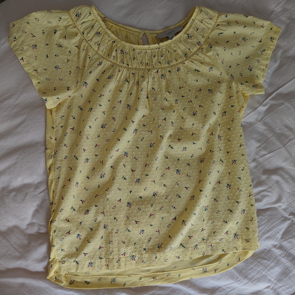 Women's Loft puff sleeve blouse